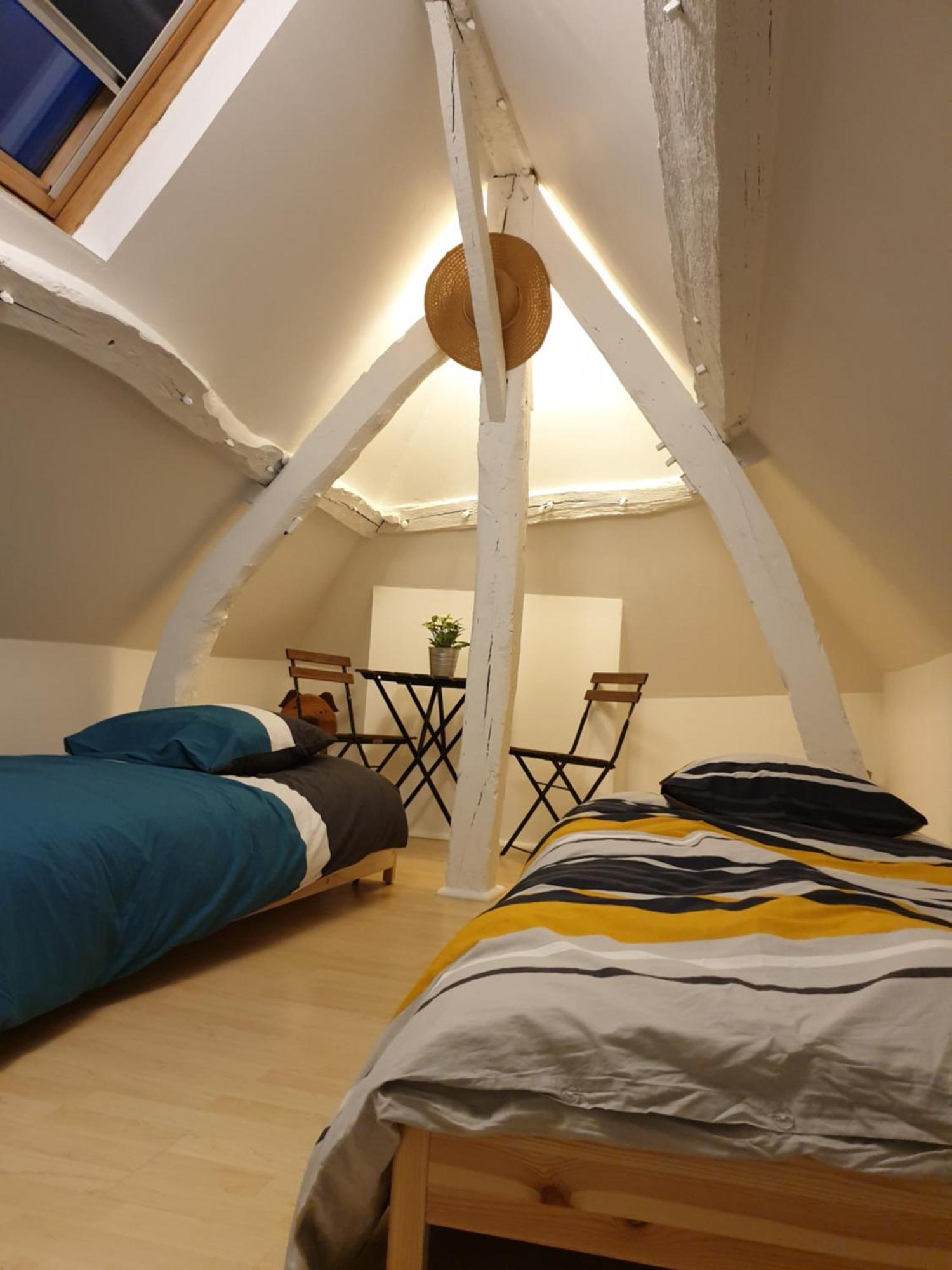 Chambre Privee Dans Petite Maison Typique Монтивие Екстериор снимка